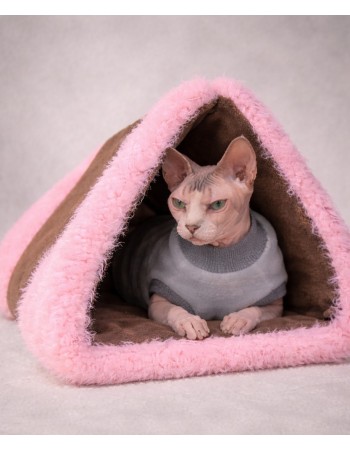 Mājiņa dzīvniekiem (brown house)