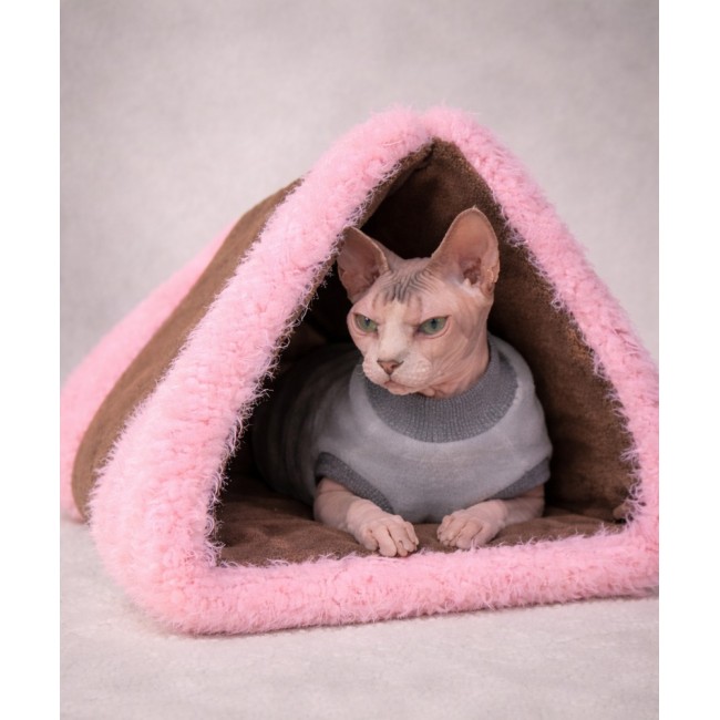 Mājiņa dzīvniekiem (brown house)