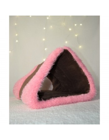 Mājiņa dzīvniekiem (brown house)